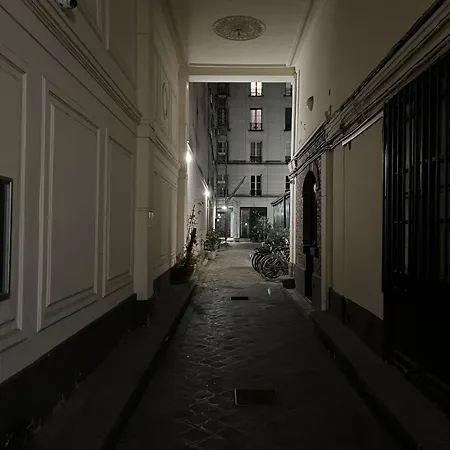 Cozy Little In Paris